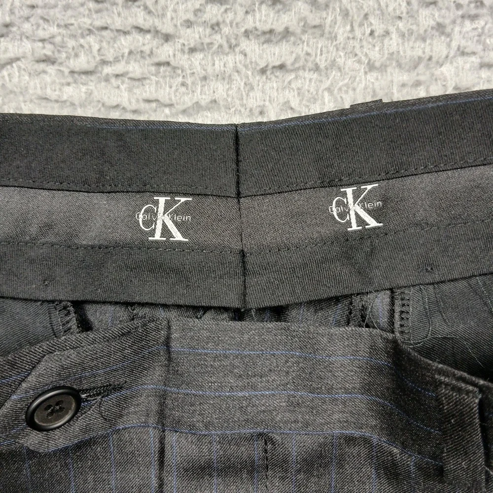 Calvin Klein Suit 40R Gray Pinstripe 2-Button Wool Cashmere Blend Made in Canada